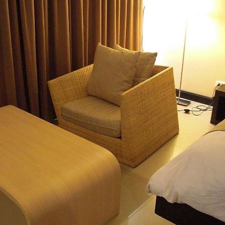 Swutel Hotel Bangkok Buitenkant foto